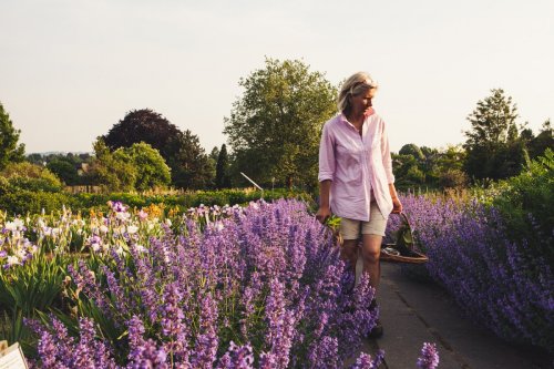 Anja Maubach in der Arends Maubach Gärtnerei 