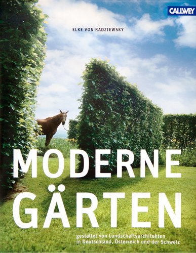 Gartendetail eines Gartens, gestaltet von Jane Bihr: Ein Pferd steht hinter geschnittenen Buchenhecken